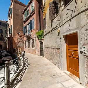Querini Suite-balcony On Canal, Close To San Marco Venice