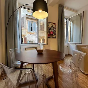  Apartment House Of The Sun In Trastevere Italy
